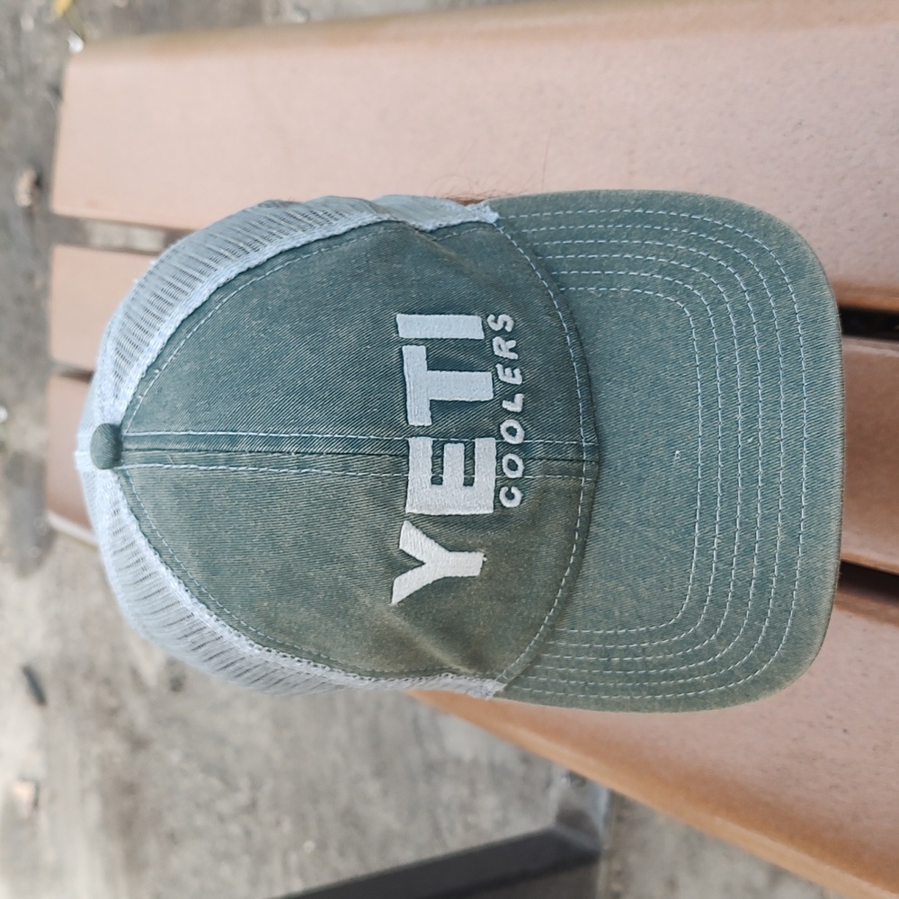 Yeti Coolers Trucker Mesh Snapback Gray Large Logo Casual Hat Cap